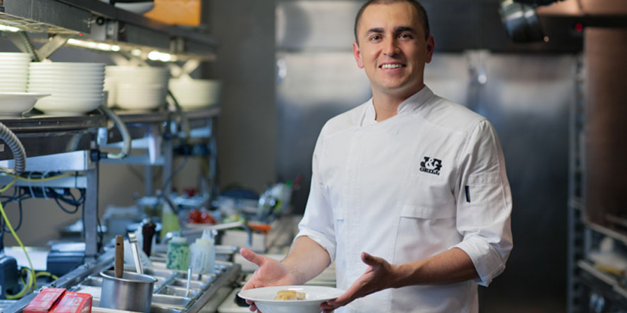 Los chefs Maycoll Calderón y Justin Ermini cocinarán mano a mano