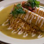 Enchiladas verdes rellenas de jamaica