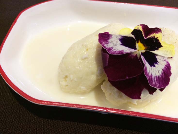 Rus malai, postre de leche de restaurante Tandoor