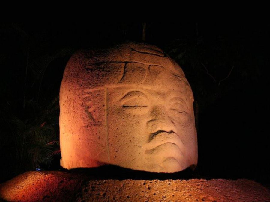 Recorrido nocturno por Parque Museo La Venta