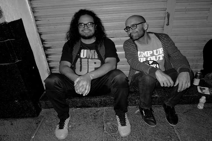 Este dúo de hermanos es fiel al género del hard rock y eso lo demuestra en cada una de sus presentaciones. Ha compartido escenario con bandas como Mastodon, Molotov, Flaming Lips y System Of a Down.