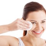 Para desvanecer manchas de la piel usa agua de arroz