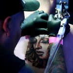 La historia detrás de 3 curiosos objetos del tatuaje mexicano
