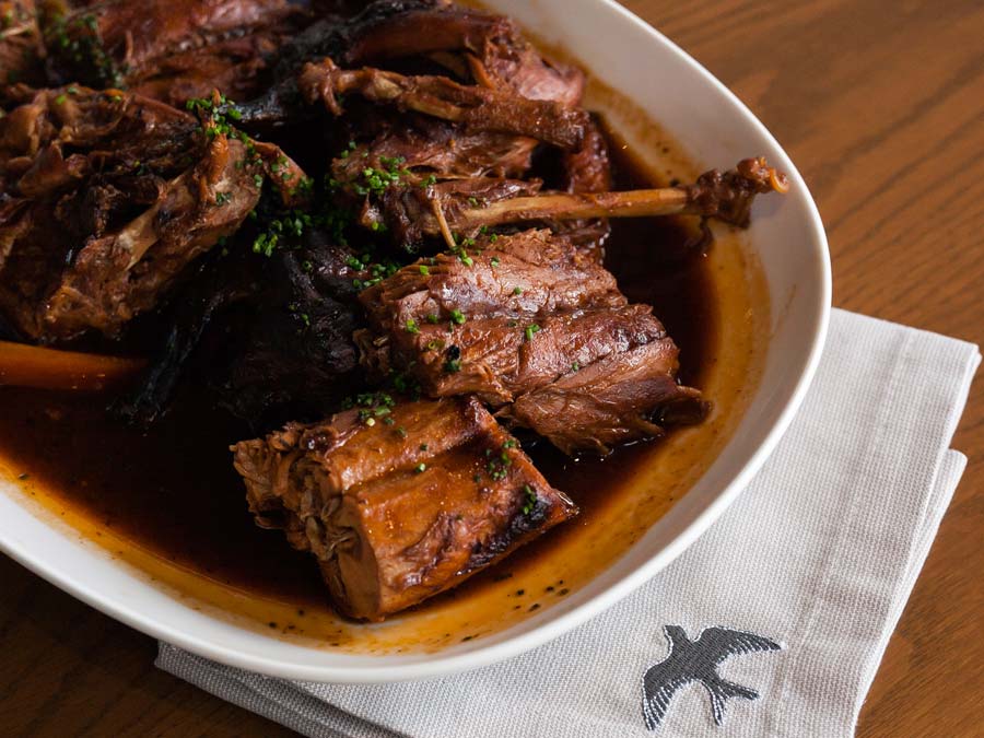Conejo cacciatore, otra de las opciones en este restaurante en Palmas Foto: Cortesía
