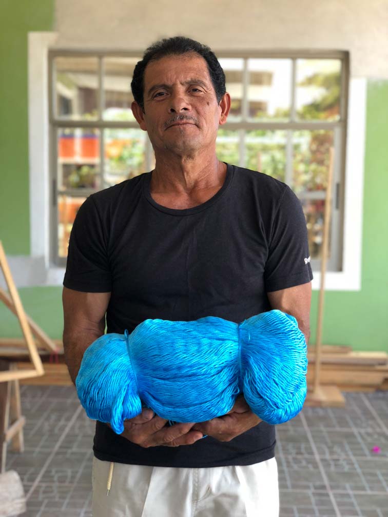 Julián Gerónimo Guzmán, alumna del taller de hamacas del Istmo de Tehuantepec Foto: Mariana Castillo