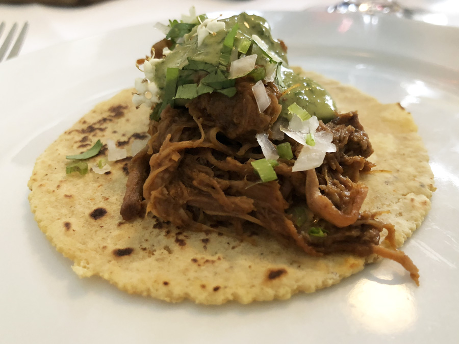 Taco de barbacoa Masala y Maíz Foto: Mariana Catsillo