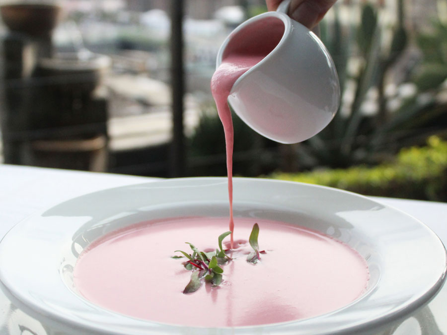 Crema de betabel de El Mayor: 12 restaurantes en CDMX que apoyan la lucha contra el cáncer de mama