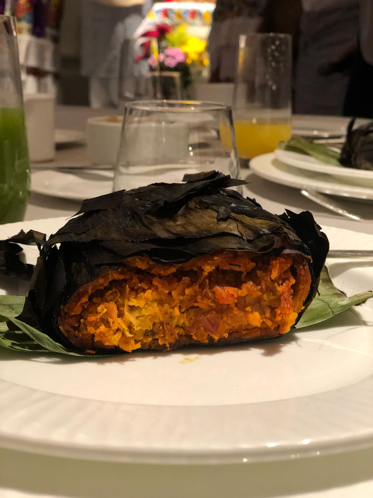 Pib o mucbipollo, el tamal yucateco para el Hanal Pixán Foto: Mariana Castillo