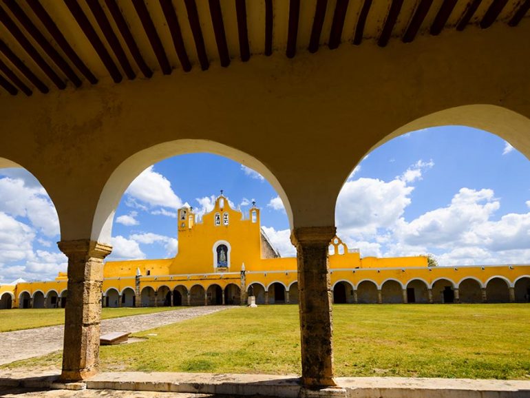 5 lugares que tienes que visitar en el Pueblo Mágico Izamal