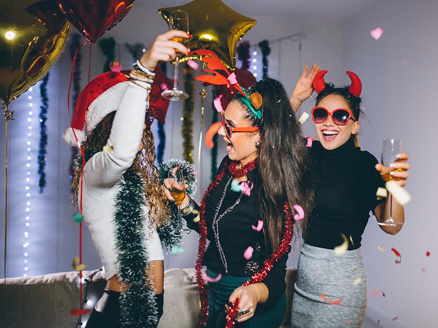 ¡Qué todos los invitados lleven su playlist!: consejos para ser un buen anfitrión en la cena de Navidad y Año Nuevo ¡Qué todos los invitados lleven su playlist!: consejos para ser un buen anfitrión en la cena de Navidad y Año Nuevo