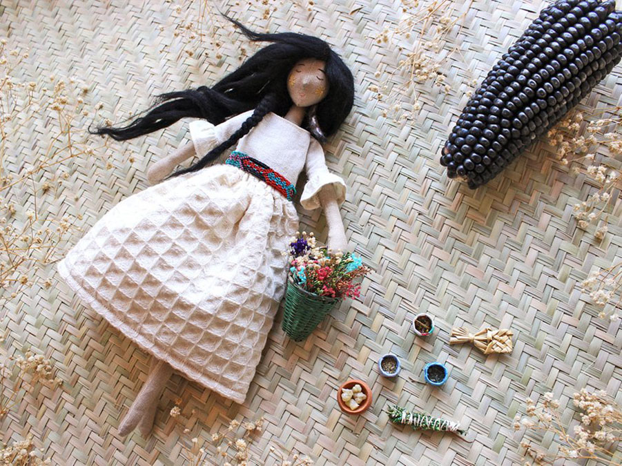 Filomeluna: muñecas hechas con fibras naturales que duran toda la vida