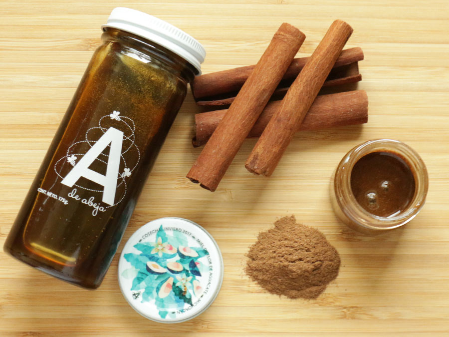 Consume miel en invierno: miel y canela