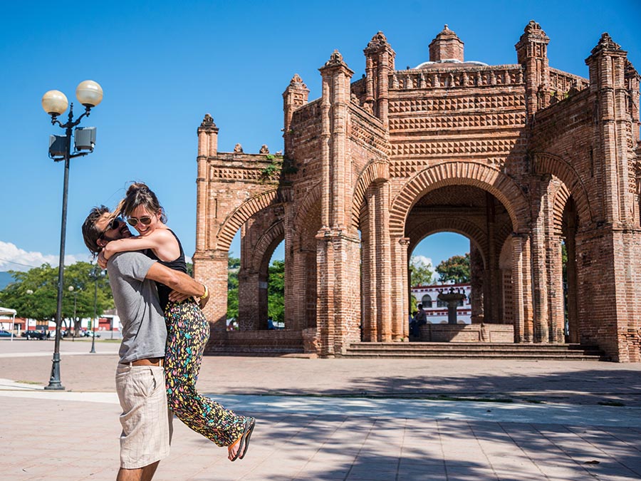 Viajar en Semana Santa sin descuidar tus finanzas