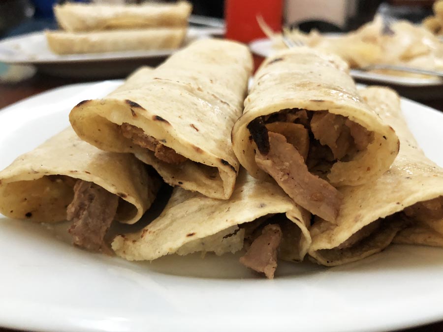 Lugares para comer rico en la Guelaguetza 2019: Tacos Sierra Foto: Mariana Castillo