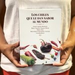 Los chiles que le dan sabor al mundo, un libro sobre este alimento