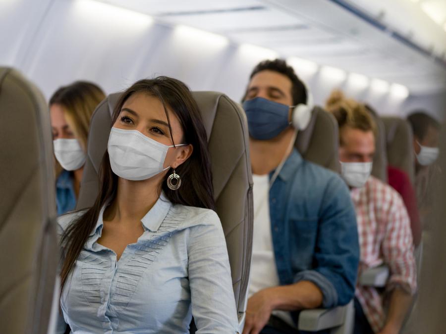 Pruebas COVID-19 para poder viajar, conoce todas sus variantes