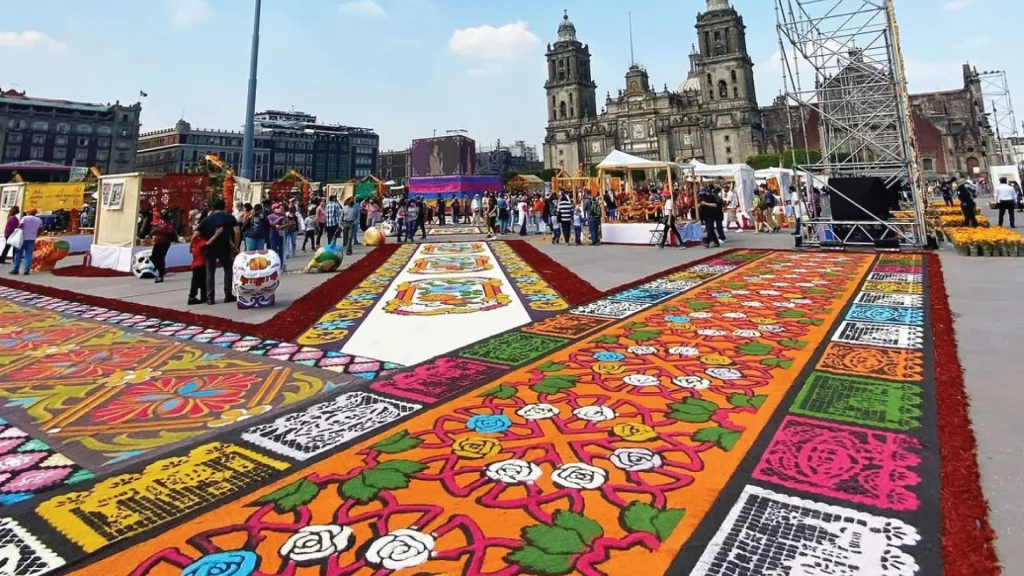 Eventos-Imperdibles-Mes-Octubre-CDMX-cultura-dia-de-muertos-halloween-conciertos-arte-exposiciones-ofrendas-desfiles-museos-seccion-amarilla-blog-sisoy-OFRENDA-ZOCALO-2025.webp