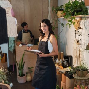 ¿Cómo la IA generativa y la automatización inteligente ayudan a las PYMES hoy?