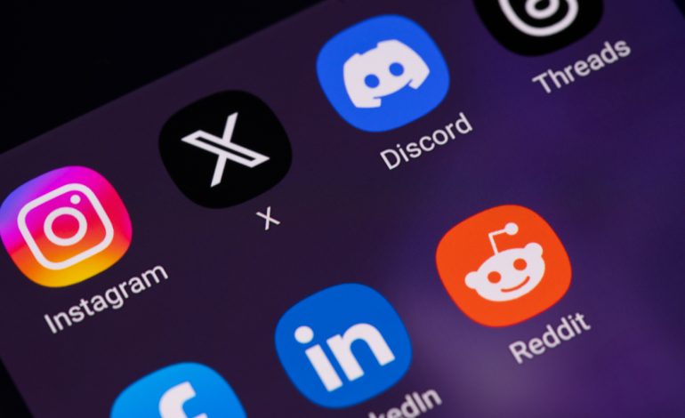 ¿Por qué las comunidades y nichos en plataformas como Reddit y Discord son clave para el engagement?