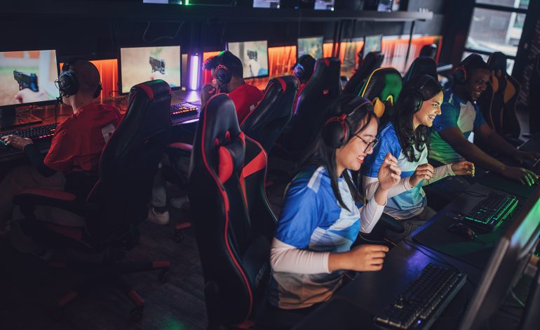 La necesaria evolución de los cibercafés hacia espacios de Coworking y Gaming