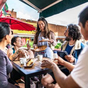 ¿Cómo emprender con una cafetería de barrio?