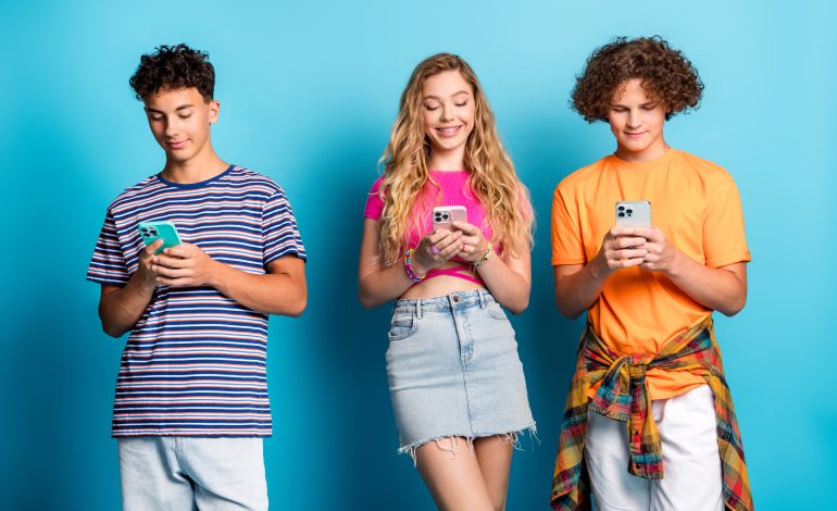 La Generación Z conquistada por la IA generativa y el social commerce.