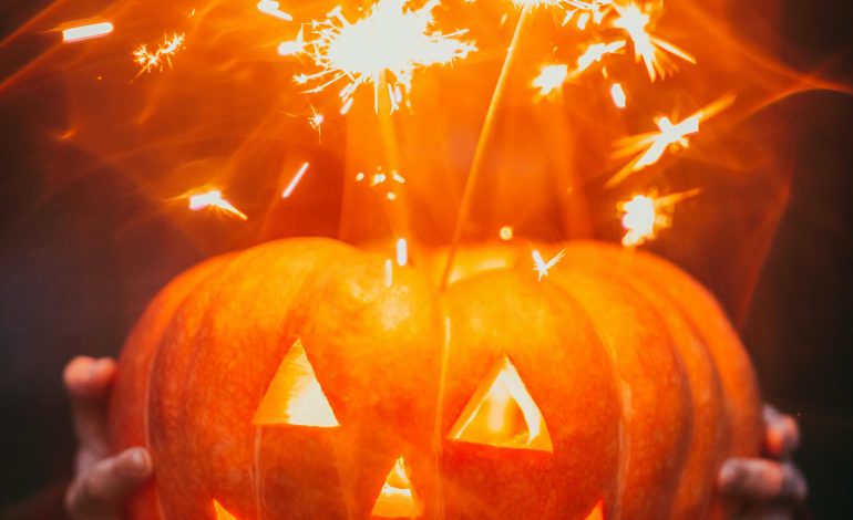 ¿Qué tipo de productos se venden más en línea durante Día de Muertos y Halloween?